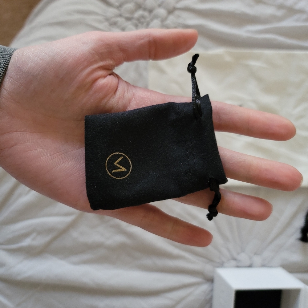 DONATING 3/31 Mejuri storage box and pouches set - Picture 4 of 6